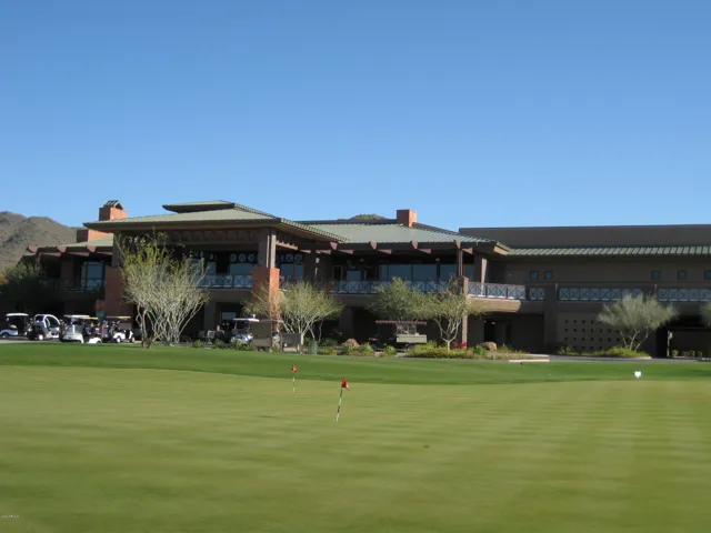 Persimmon Practice Putting Green