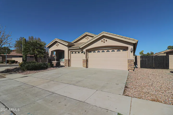 8754 W PALMAIRE  Avenue, Glendale, AZ 85305