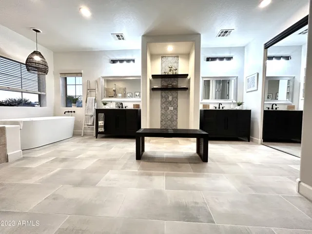Upstairs owners suite bathroom