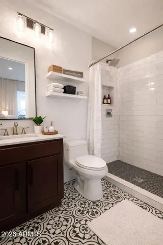 Main floorsuite bathroom