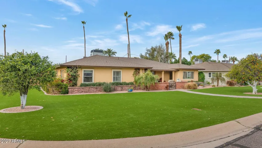 4597 E Calle Ventura  –, Phoenix, AZ 85018