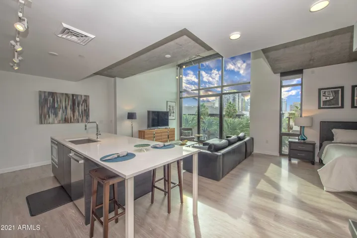100 W Portland  Street, Phoenix, AZ 85003