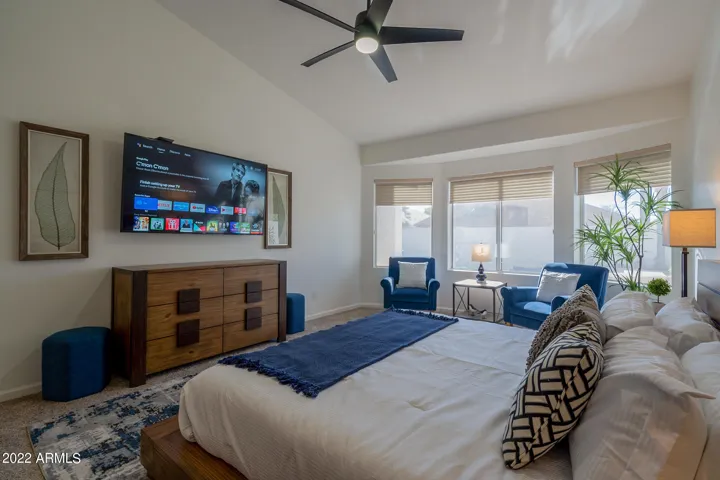 65" Smart TV, King Size Bed +2 Dressers