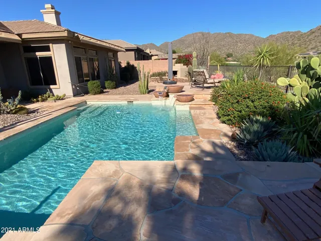 Heated PebbleTec Pool!