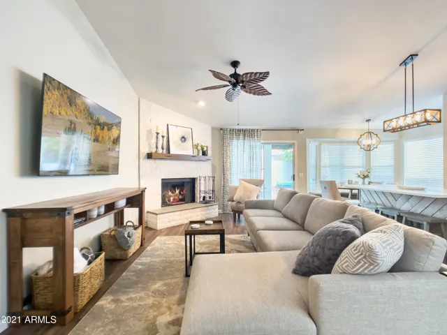 1218 E Seahorse  Lane, Gilbert, AZ 85234