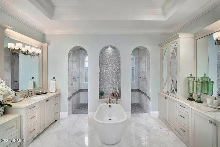 GRAND MASTER BATH *****