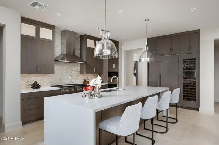 Images are representational and does not depict specific buildings, finishes or future amenity details.