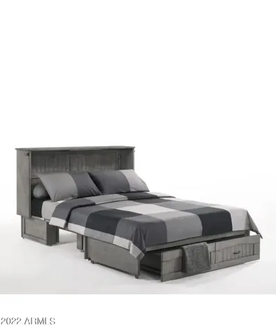 Image of what the bed in 3rd room looks like
