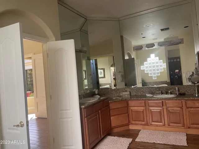 NICE SEPERATION OF SINKS