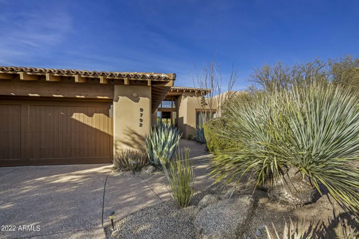 9792 E FORGOTTEN HILLS  Drive, Scottsdale, AZ 85262