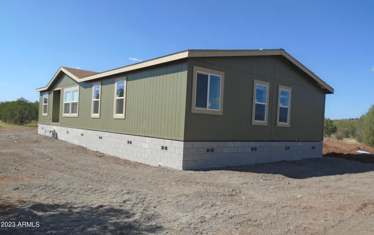 1833  Cumberland  Road, Ash Fork, AZ 86320