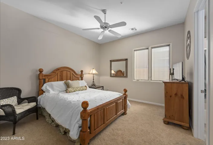 QUEEN SIZE BED