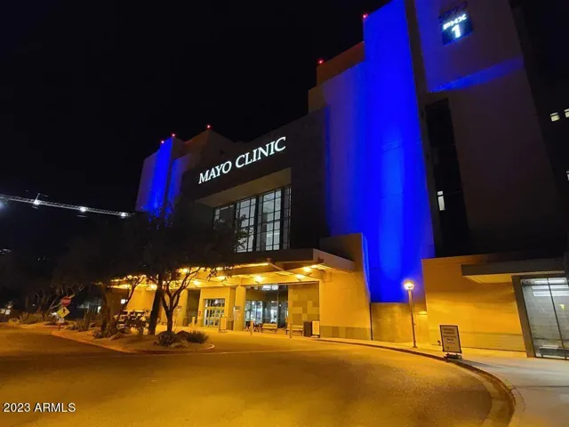 7 Miles to Both Mayo Clinic Hospitals