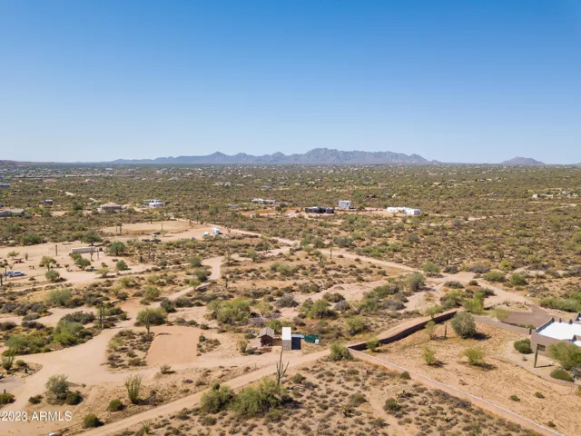 Southwest corner of the lot showing 174 st to driveway, looking toward Scottsdale
