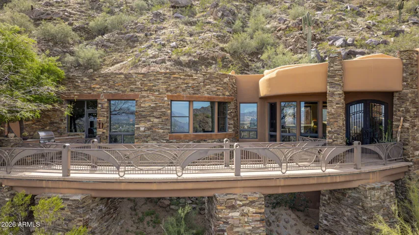 The most elevated home on Camelback Mountain.
