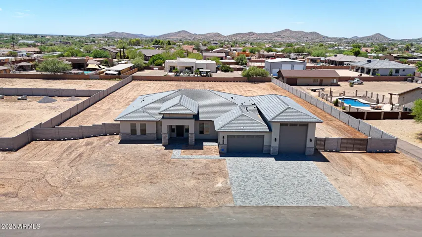 1101 E Dolores  Road, Phoenix, AZ 85086