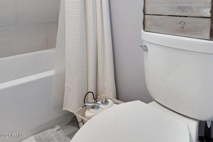 bidet in 1ST bedroom's bathroom