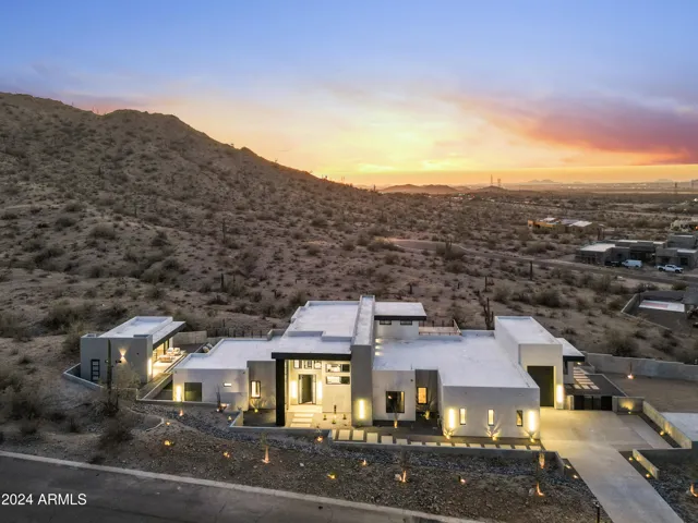 9520 S KRISTA W Drive, Goodyear, AZ 85338