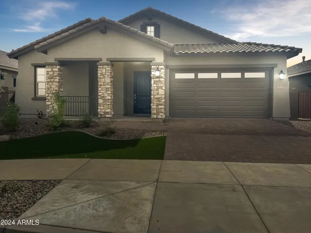 15935 W MONTANA DE ORO  Drive, Surprise, AZ 85387