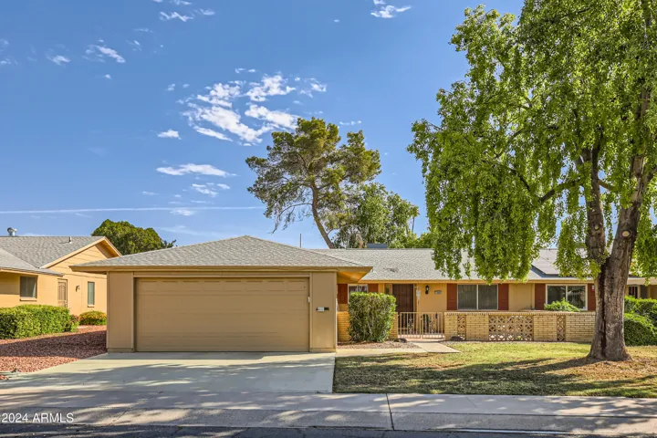 13605 N REDWOOD  Drive, Sun City, AZ 85351