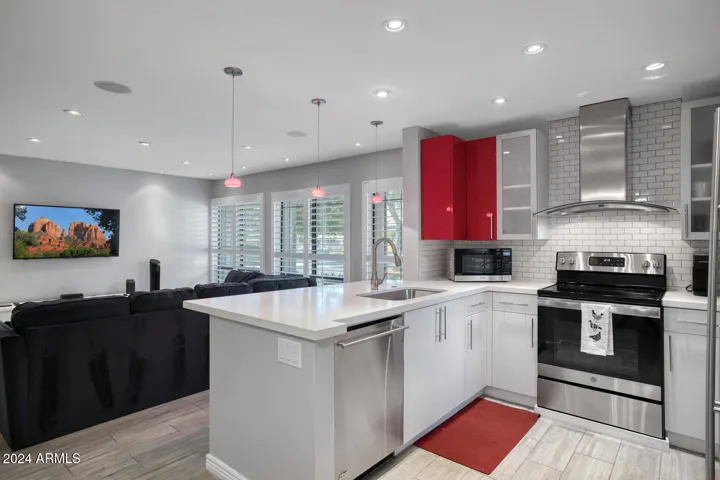 5201 N 24TH  Street, Phoenix, AZ 85016
