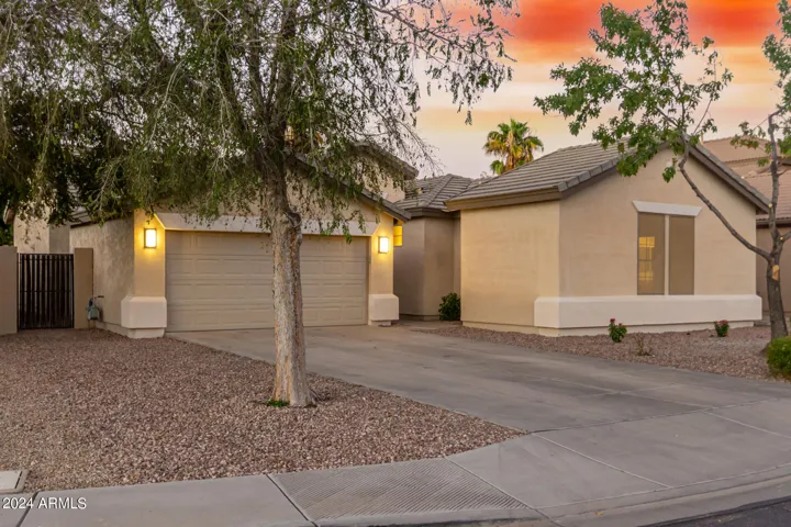 House has been remodeled with all new flooring, new stainless steel appliances and all new granite counter tops.