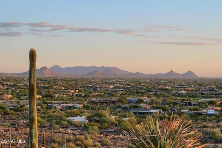 9215 E RED LAWRENCE  Drive, Scottsdale, AZ 85262
