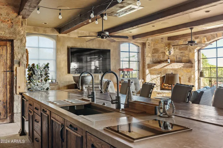 Wood Fire Stone Pizza Oven and Bar & Grill Entertainment