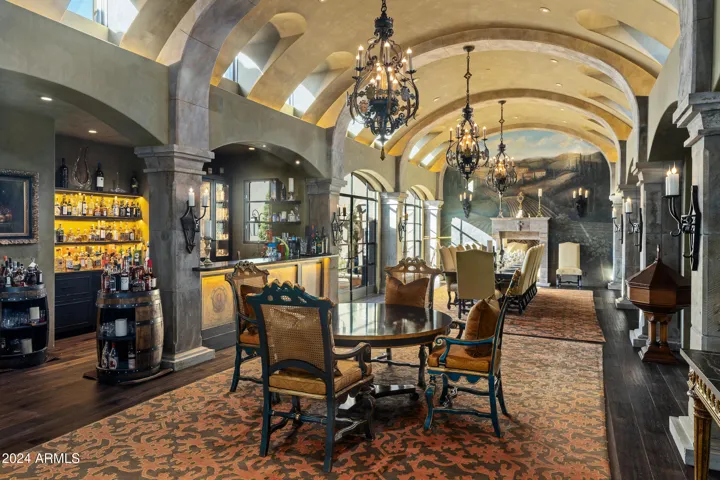 Grand Dining