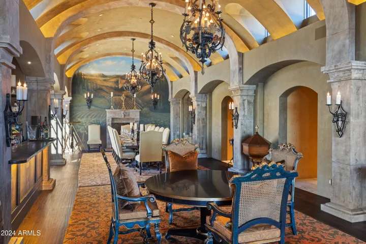 Grand Dining