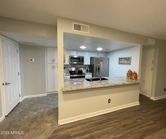 7811 E PARK VIEW  Drive, Mesa, AZ 85208