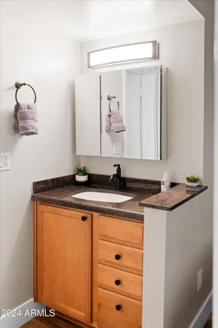En suite vanity