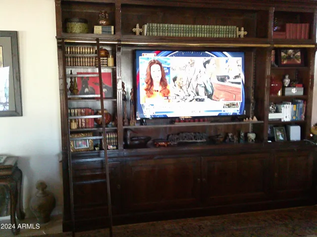 65-inch smart TV in great room with Verizon wireless service