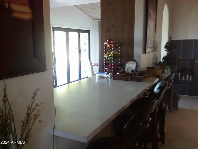 Large Breakfast Bar
