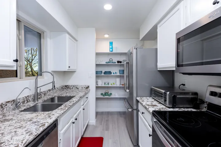 2220 W DORA  Street, Mesa, AZ 85201