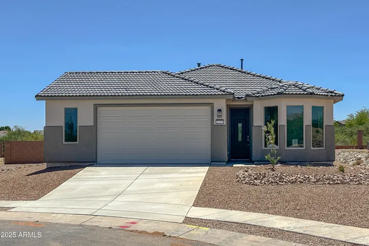 2121 W Totems  Street, Benson, AZ 85602