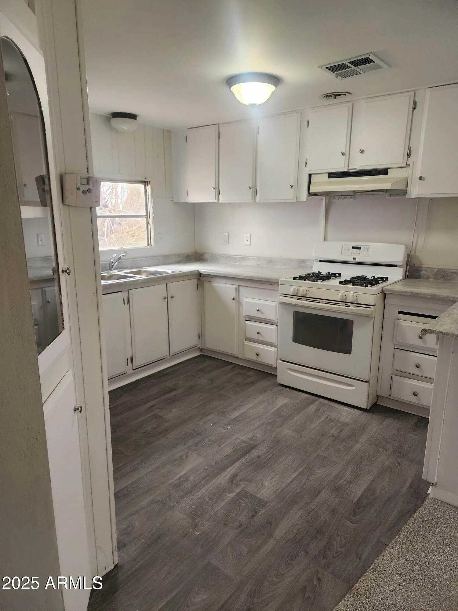 306 North Central Avenue, Sierra Vista, AZ, 85635 — photo 3 of 39