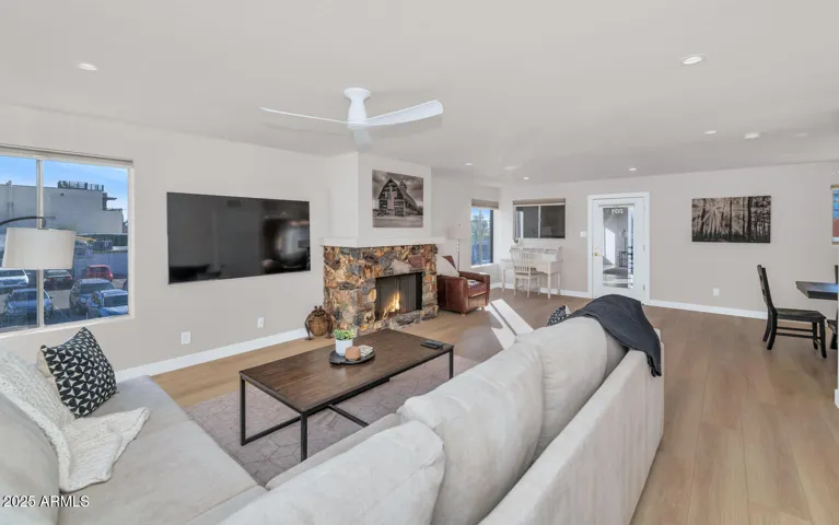 7116 E 1ST  Avenue, Scottsdale, AZ 85251