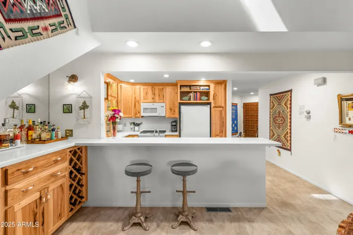 BREAKFAST BAR