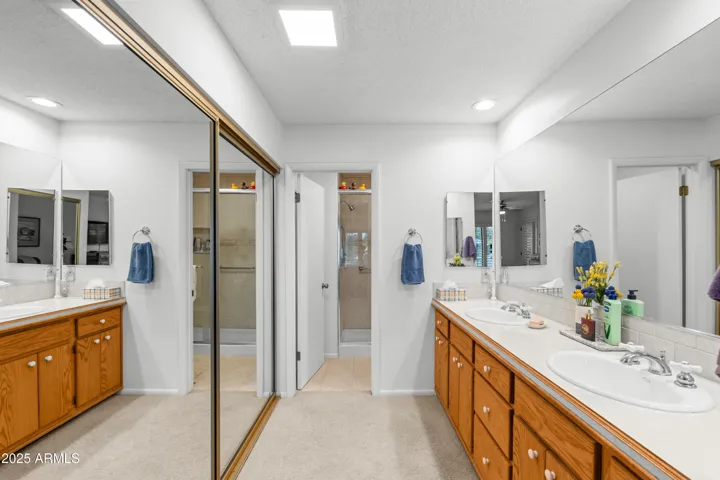 LARGE CLOSET SPACE