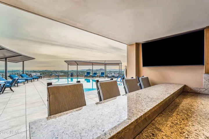 Pool Bar