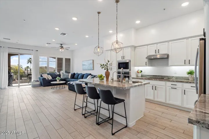 15550 S 5TH  Avenue, Phoenix, AZ 85045