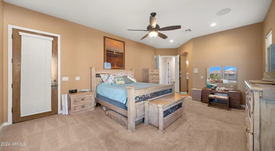 With Access to Backyard