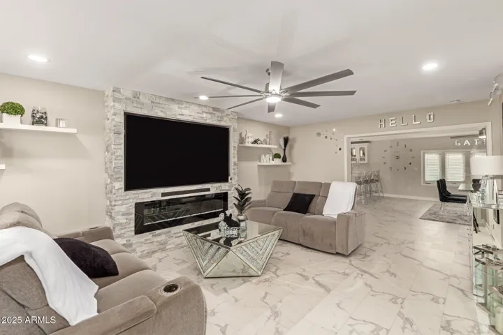 2317 W DANBURY  Road, Phoenix, AZ 85023