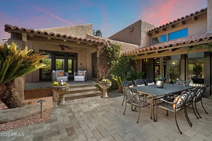 4448 E CAMELBACK  Road, Phoenix, AZ 85018