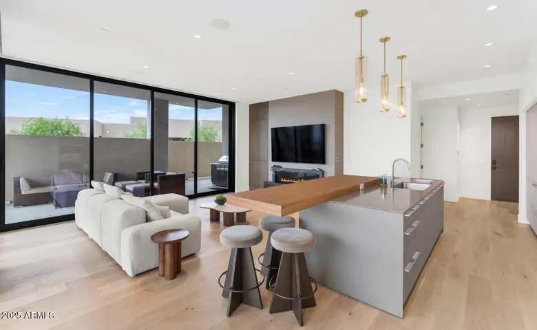 5000 N Camelback Ridge  Road, Scottsdale, AZ 85251