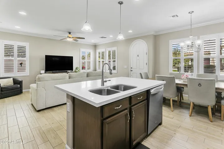 2477 W MARKET  Place, Chandler, AZ 85248