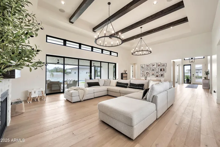 3964 E Penedes  Drive, Gilbert, AZ 85298