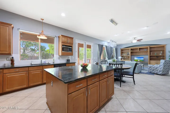 SIZABLE KITCHEN WITH PREP ISLAND FOR BAKING, COOKING OR SCIENCE PROJECTS