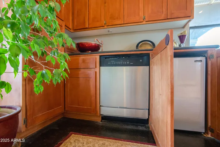 Dishwasher and fridge.